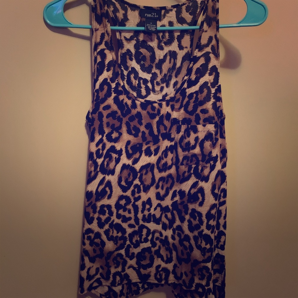 Printed tank. Size small.